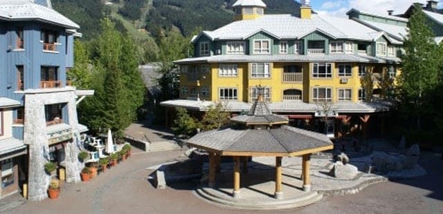 Town Plaza Deer Lodge