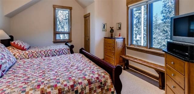 Mountain Bear Lodge