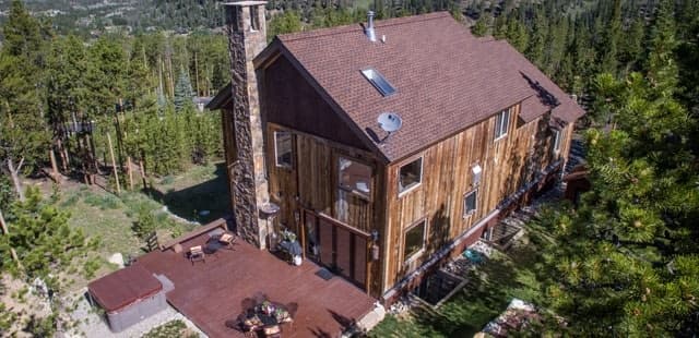 Alpenglow Peaks Lodge