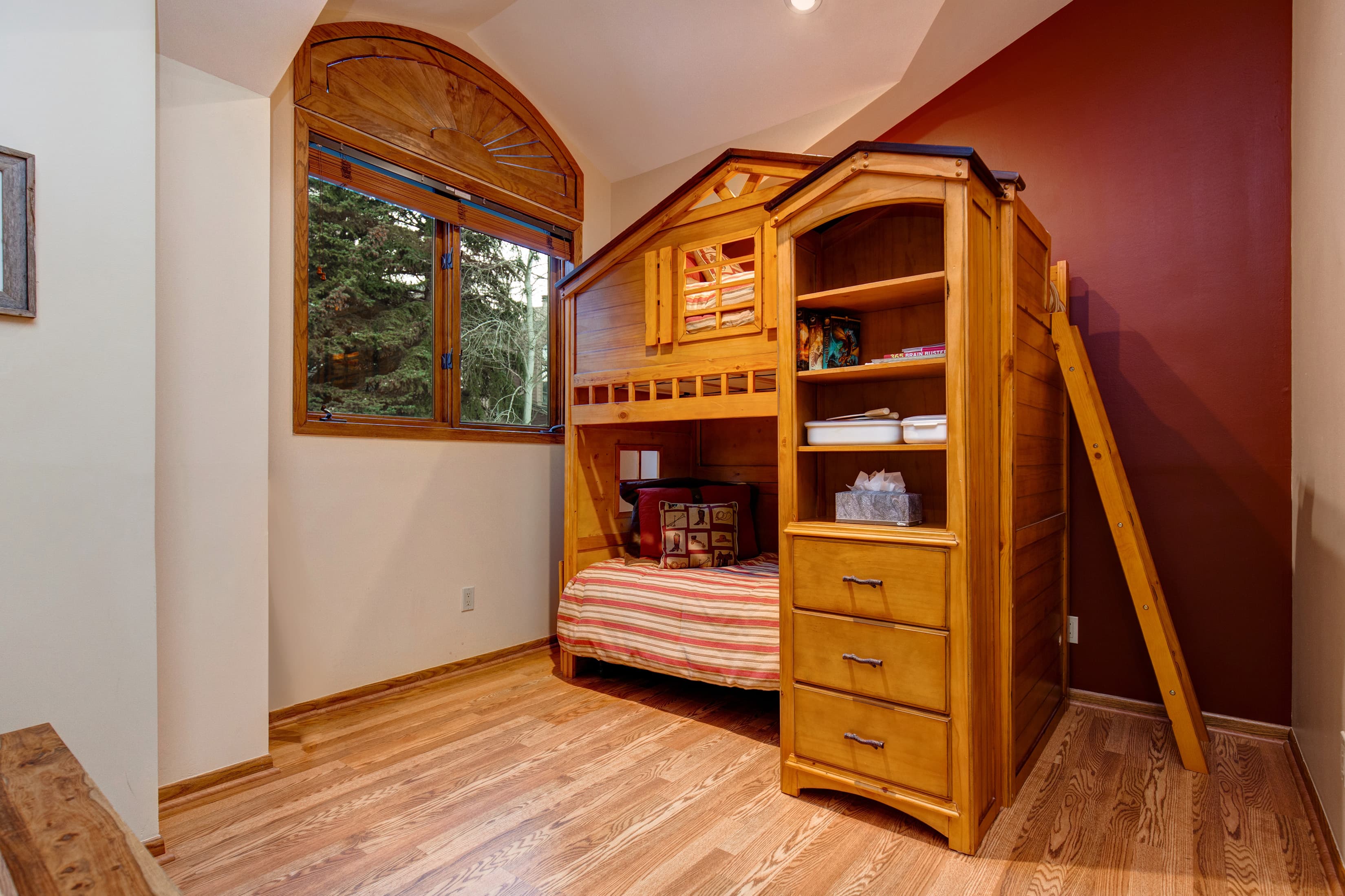 childs bunkbed