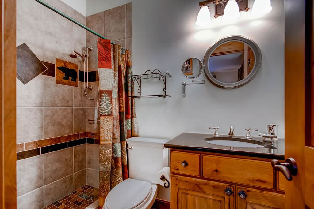 Bathroom - Hatari Lodge - Breckenridge Vacation Rental