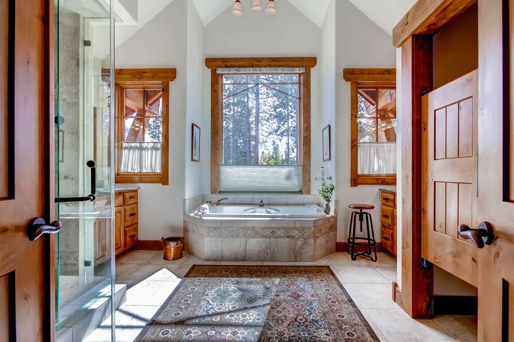 Bathroom - Hatari Lodge - Breckenridge Vacation Rental
