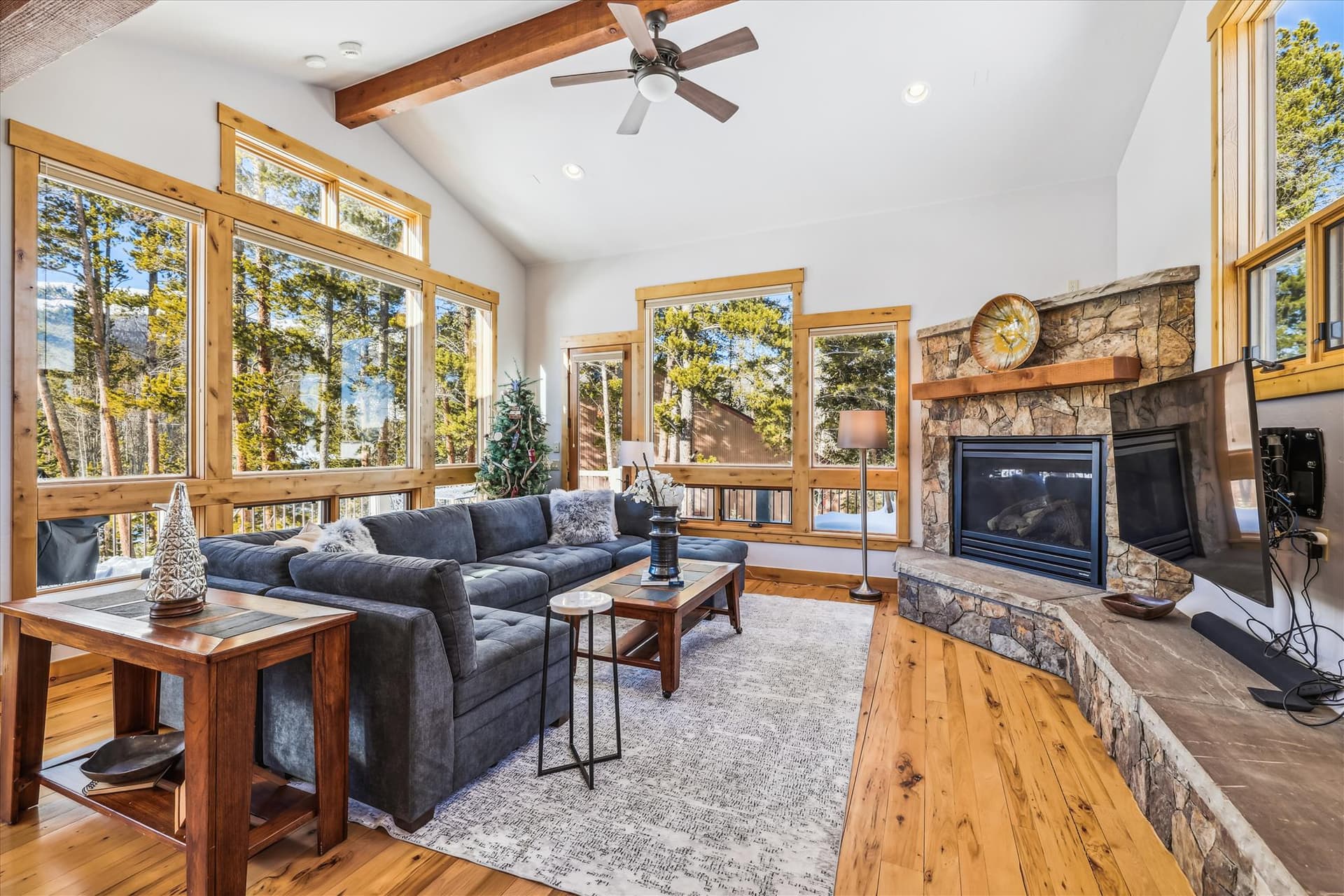 Living Area - Lone Hand Lodge - Breckenridge Vacation Rental