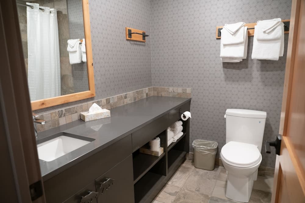 Bathroom sink