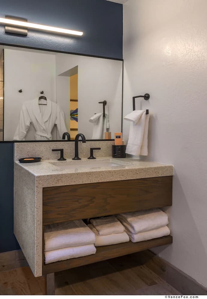 Bathroom sink