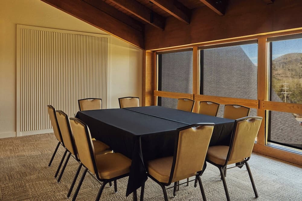 Meeting facility