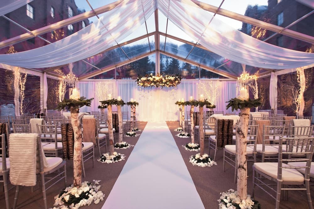 Banquet hall