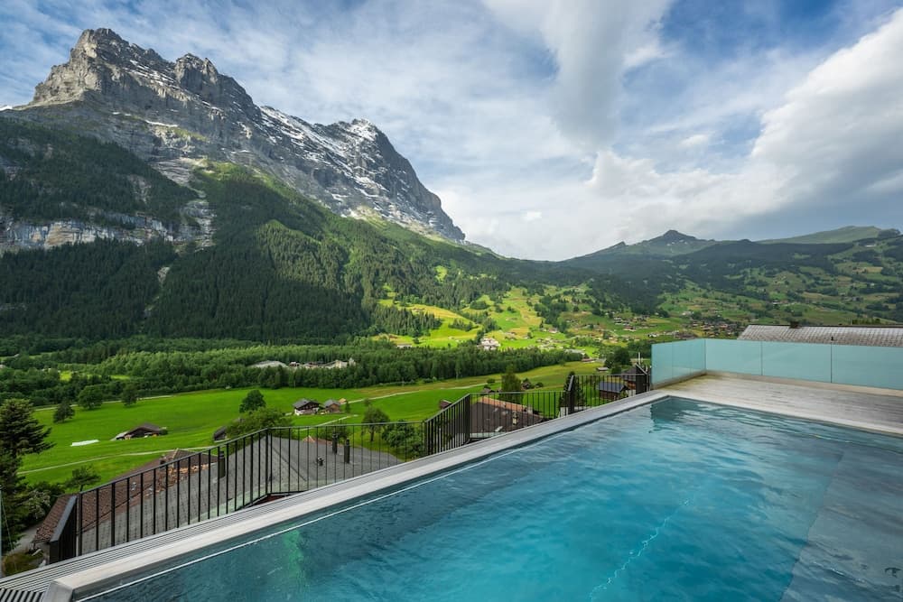 Infinity pool