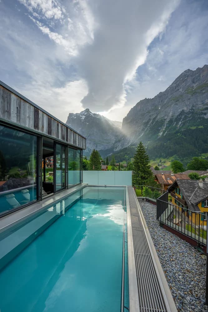 Infinity pool