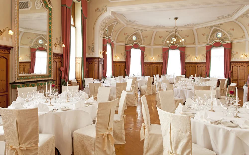 Banquet hall
