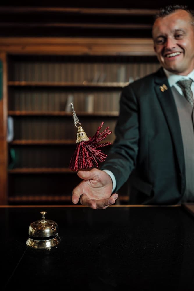 Concierge desk