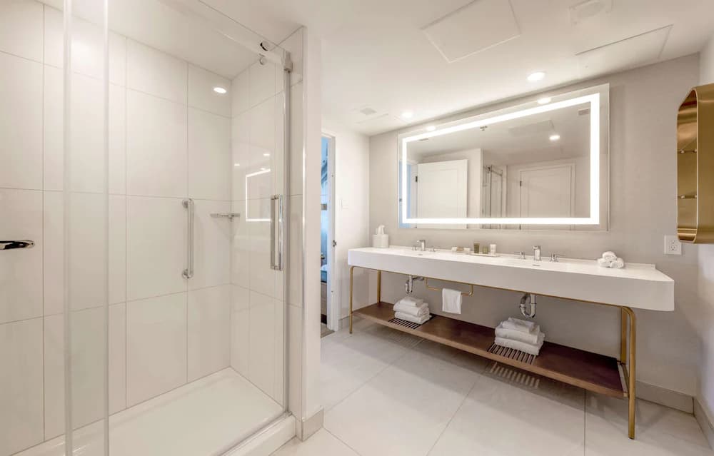 Bathroom shower