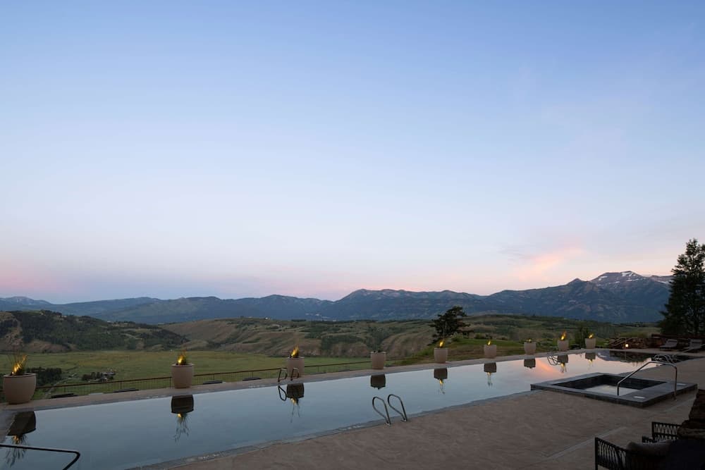 Infinity pool