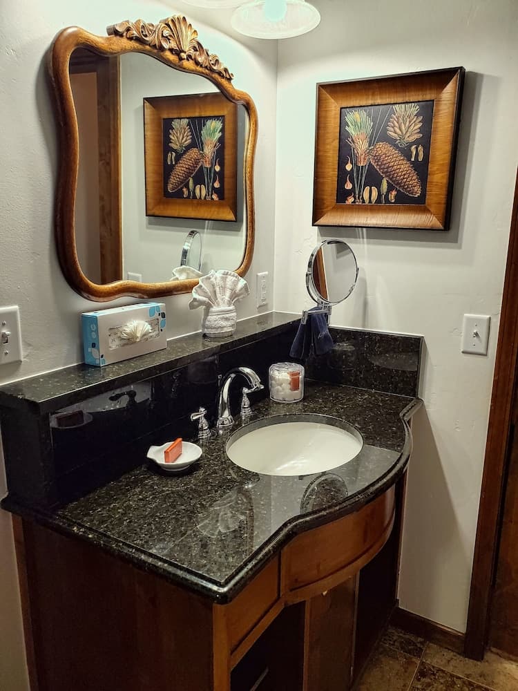 Bathroom sink