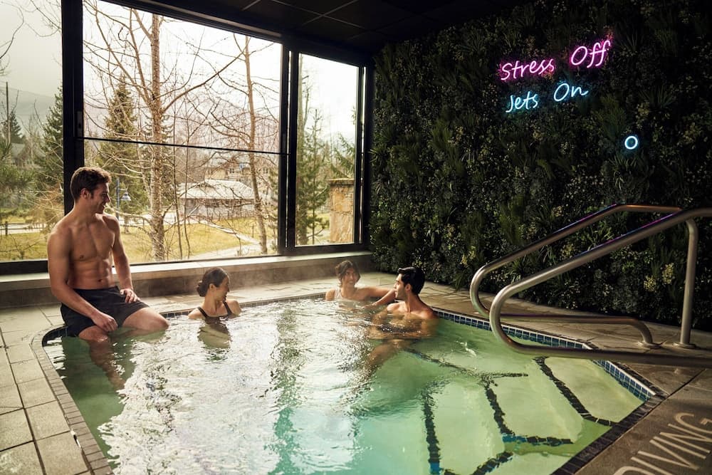 Indoor spa tub