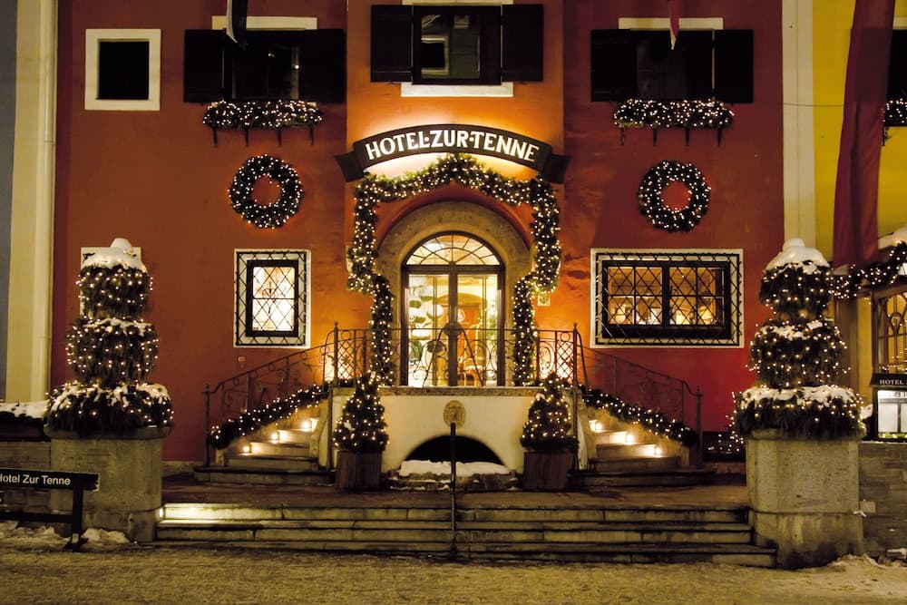 Front of property - evening/night