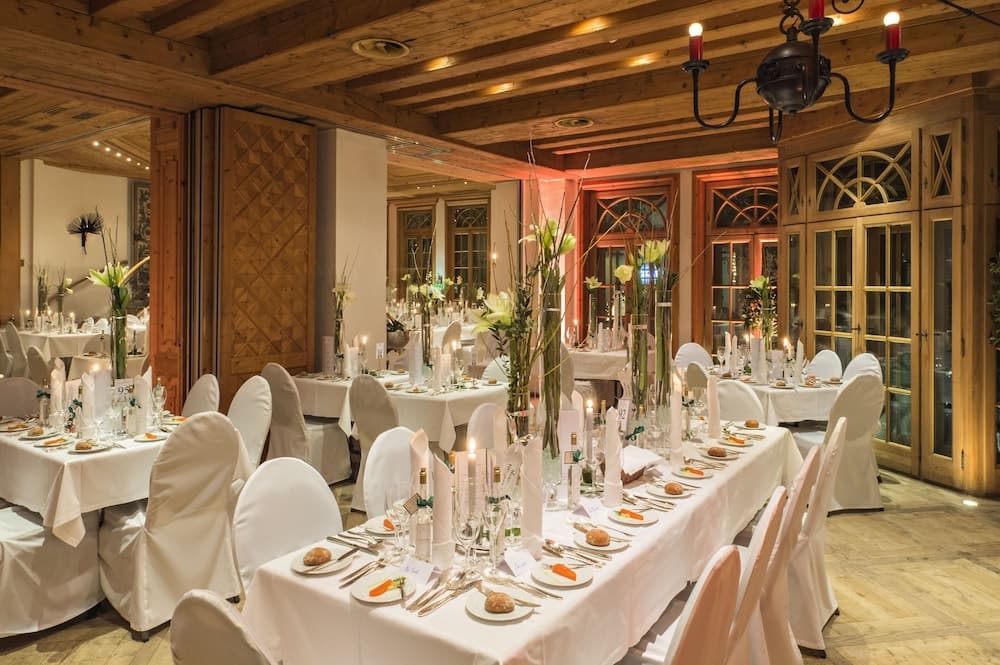 Banquet hall