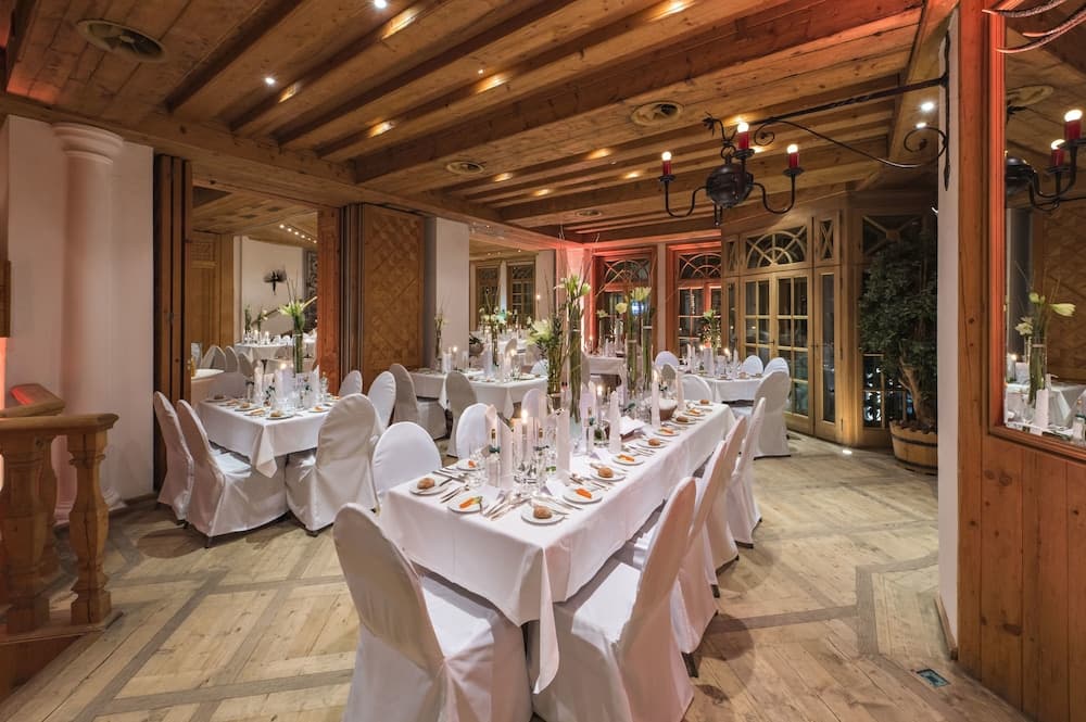 Banquet hall