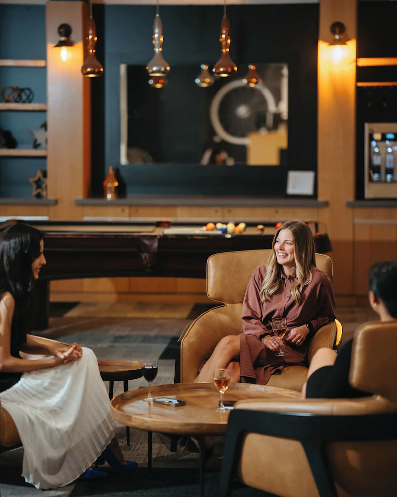 Lobby lounge