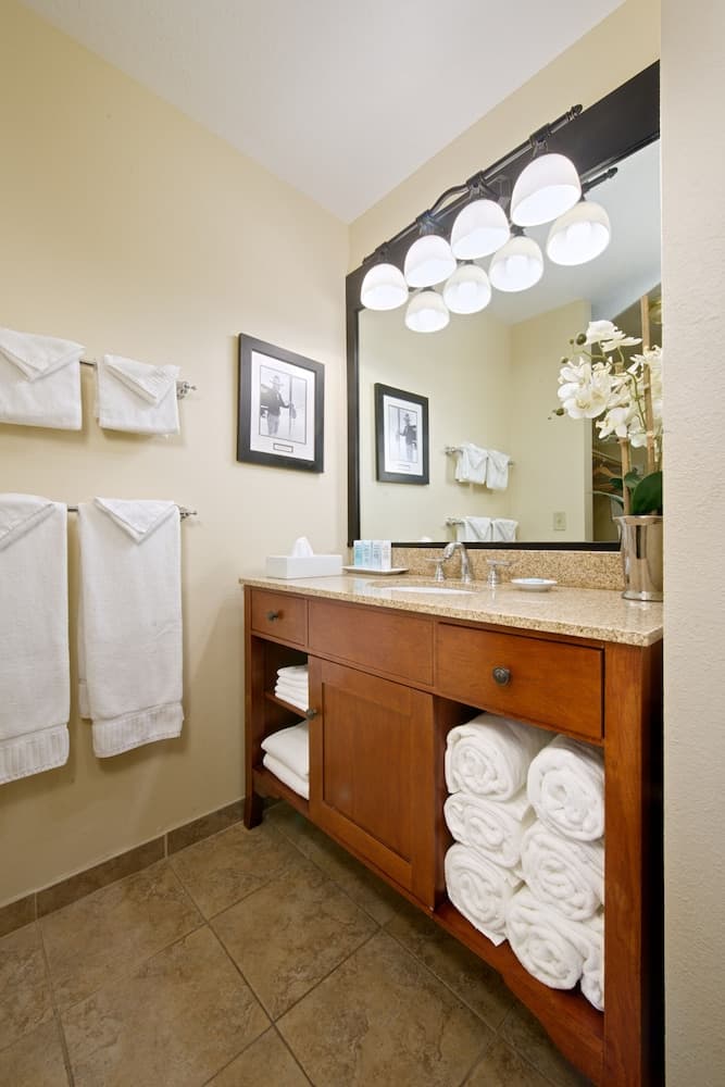 Bathroom sink