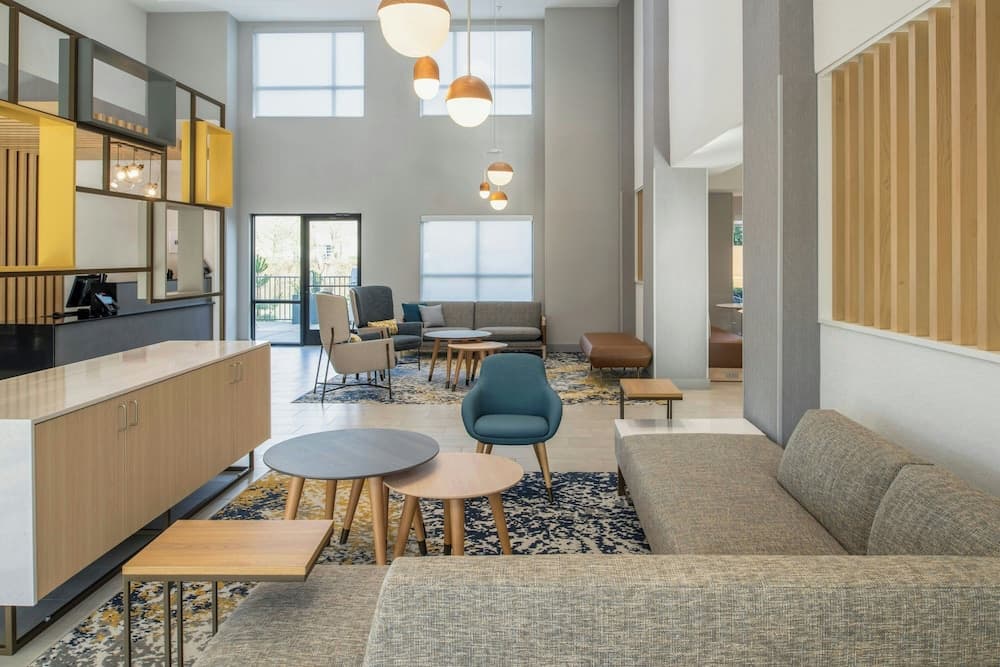 Lobby lounge