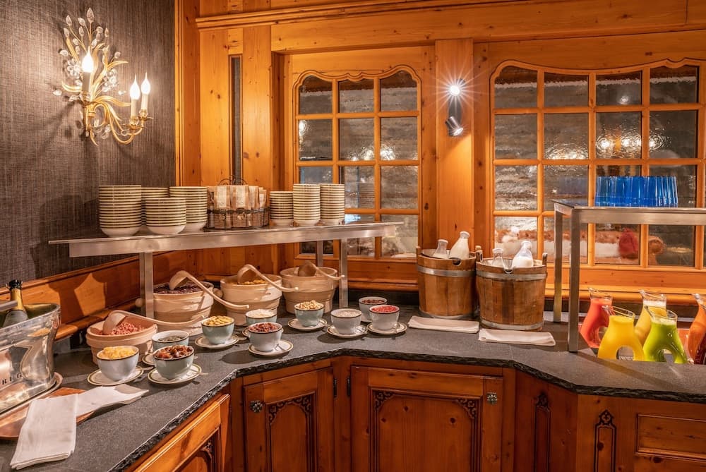 Breakfast buffet