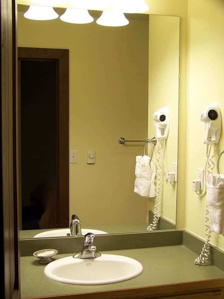 Bathroom sink