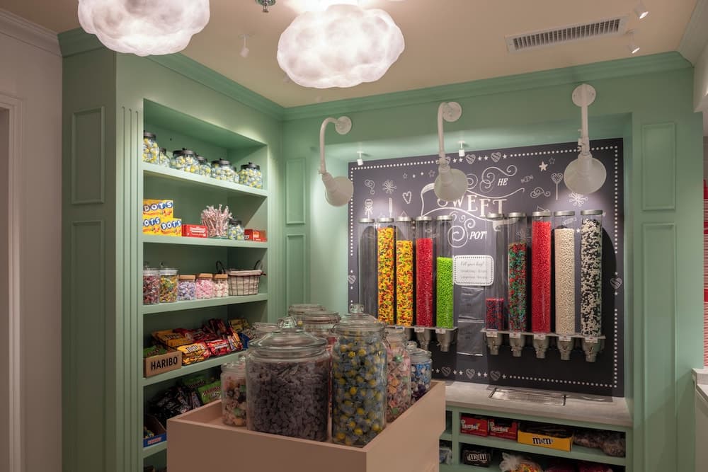 Snack bar