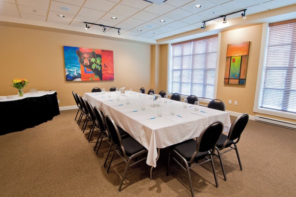 Meeting facility
