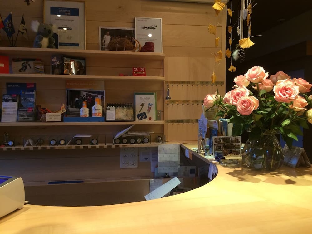 Check-in/check-out kiosk