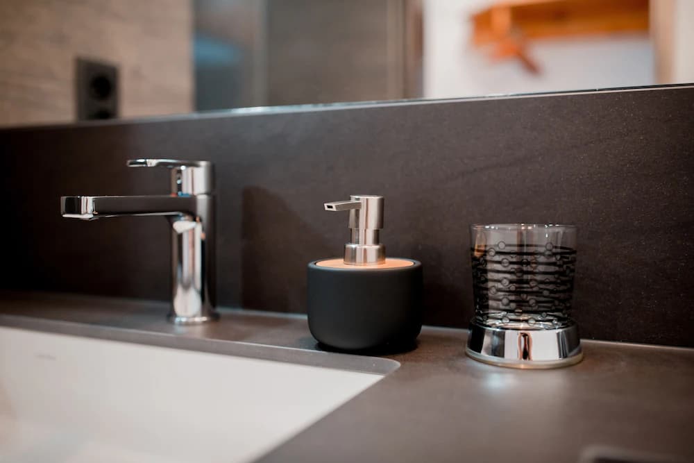Bathroom sink