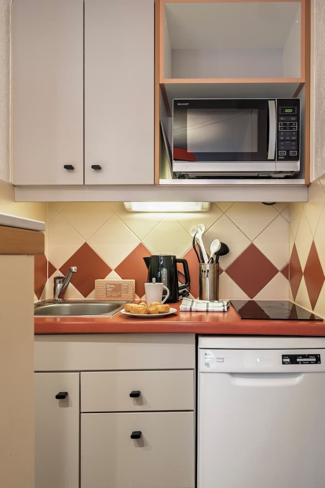 Private kitchenette