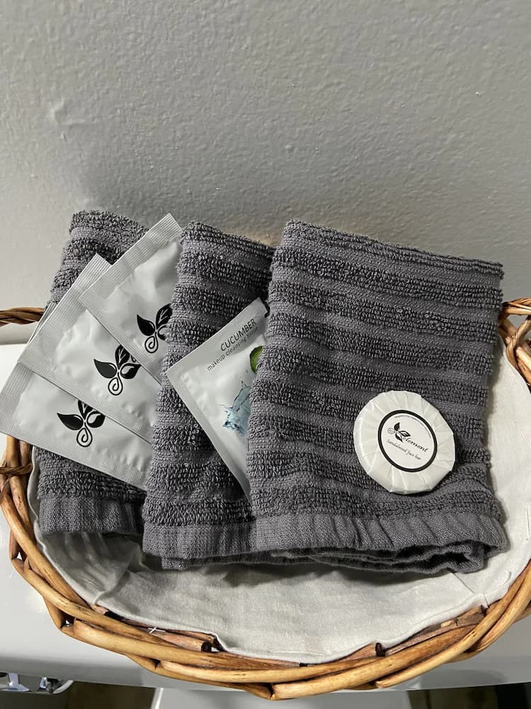 Bathroom amenities