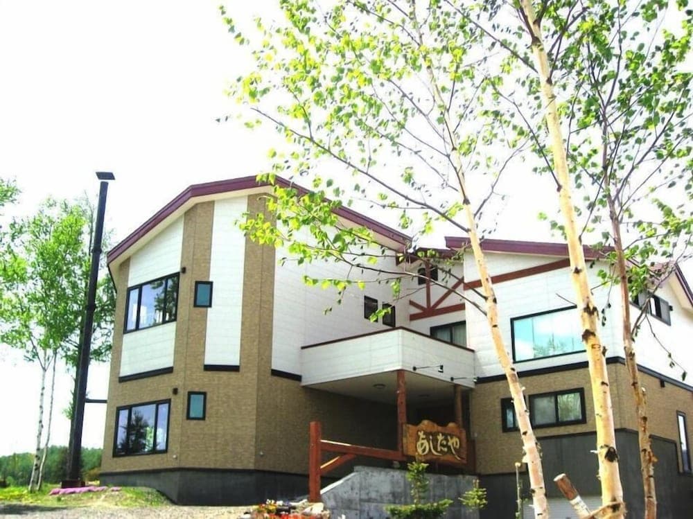 Primary image