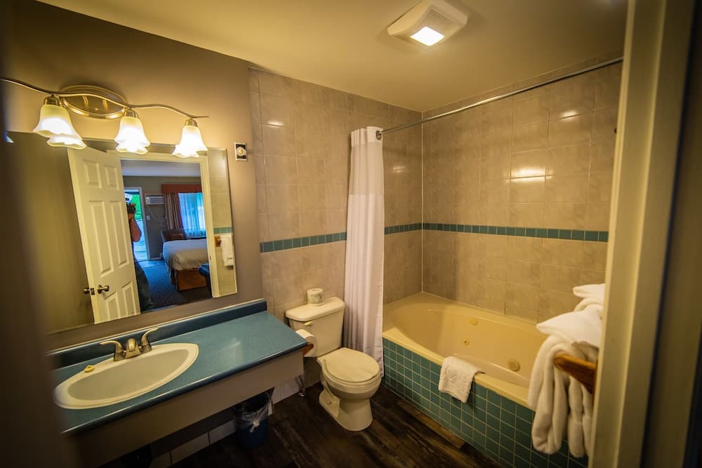 Jetted tub