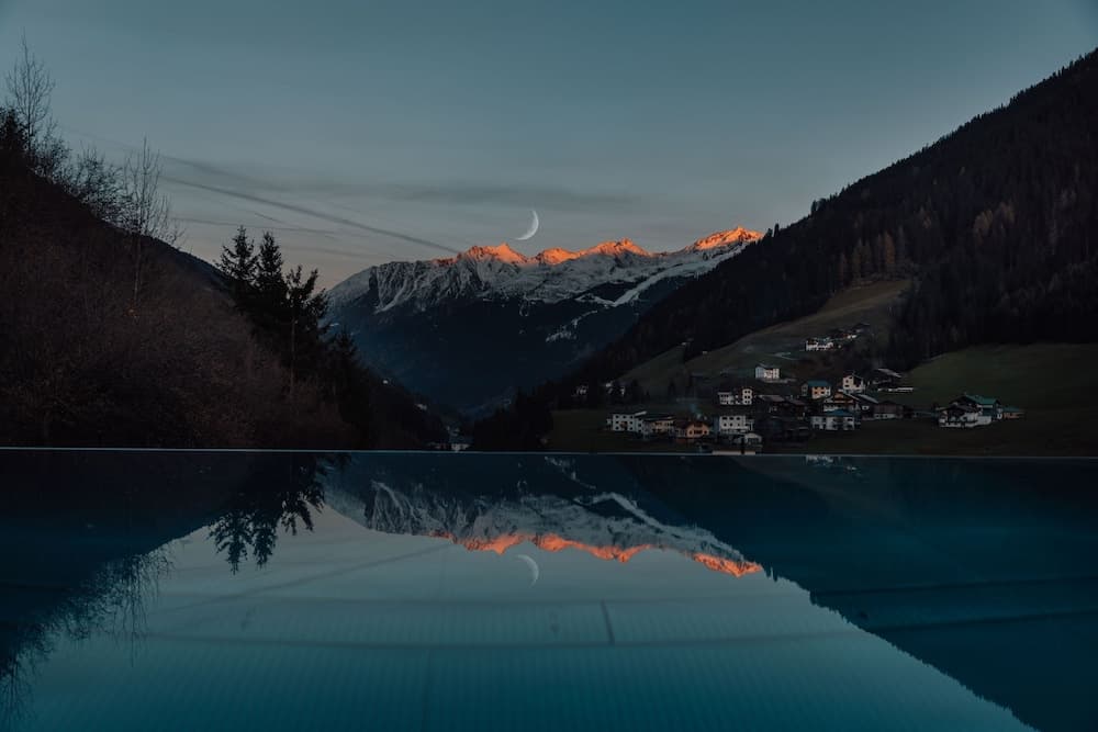Infinity pool