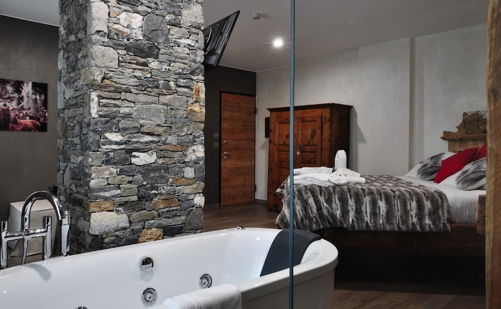 Jetted tub