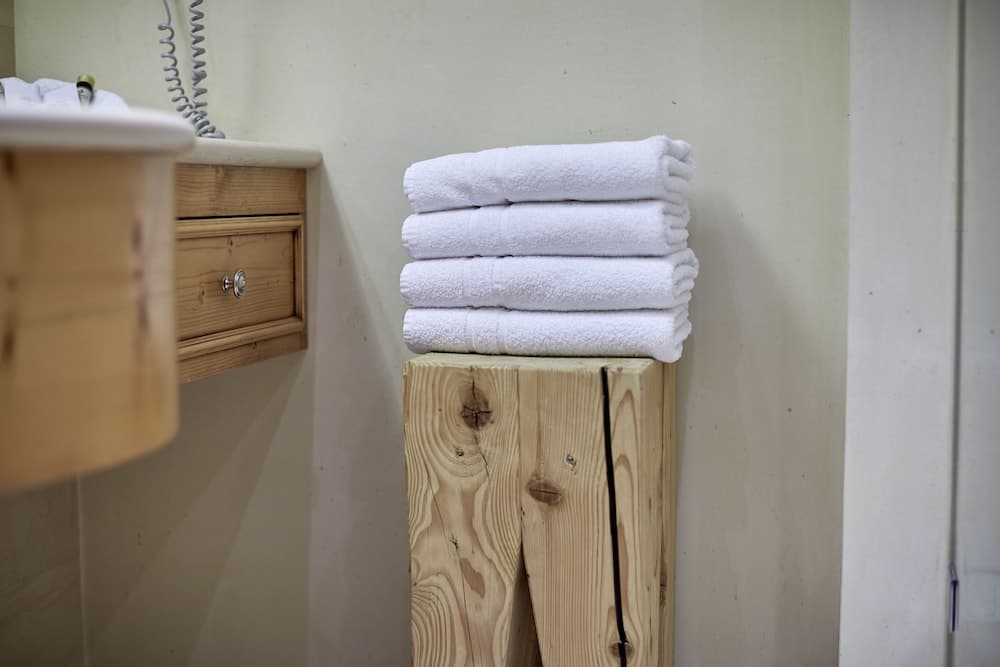 Bathroom amenities