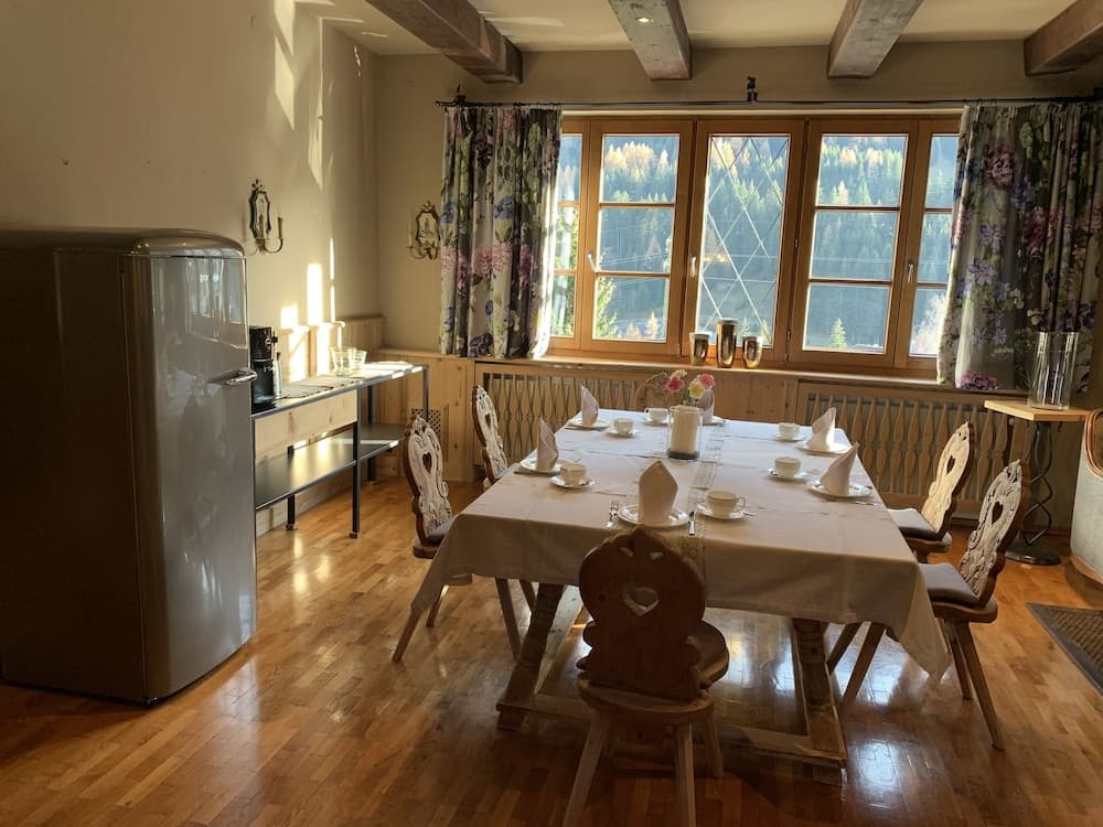 In-room dining
