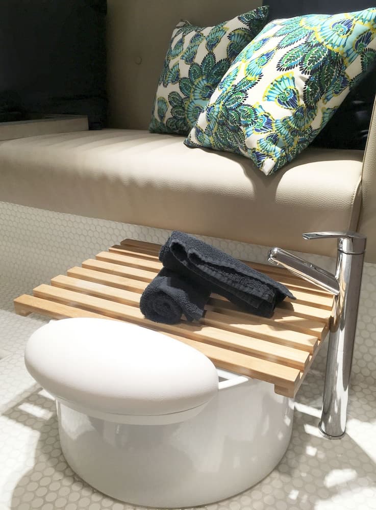Nail salon