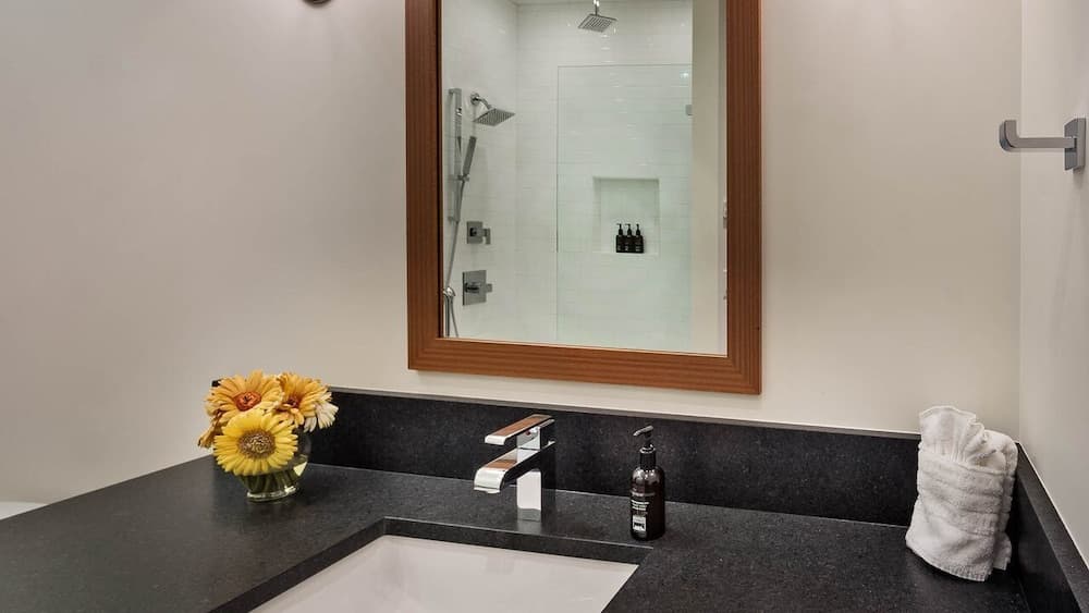 Bathroom sink