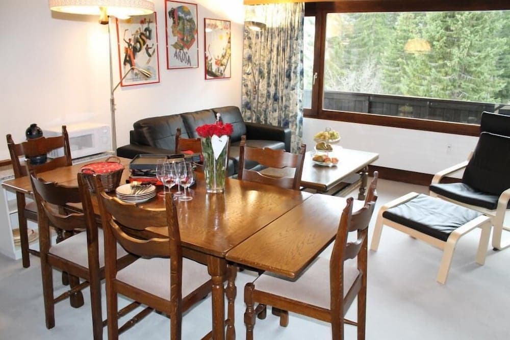 In-room dining