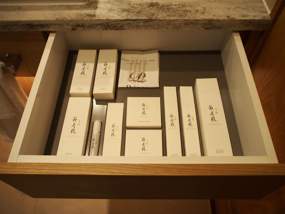 Bathroom amenities