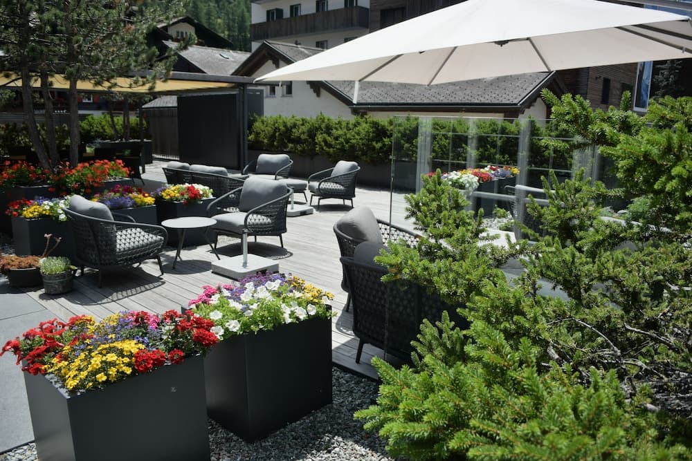 Sundeck