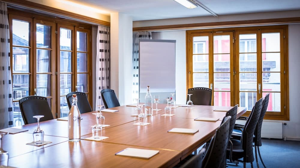 Meeting facility