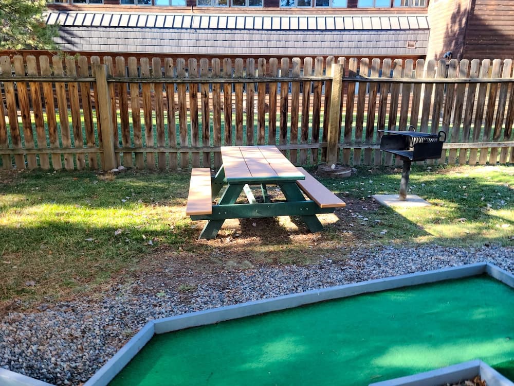 Mini-golf