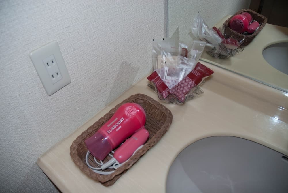 Bathroom amenities