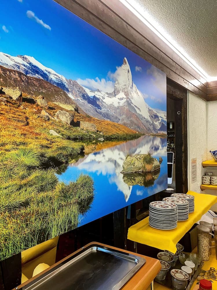 Breakfast area