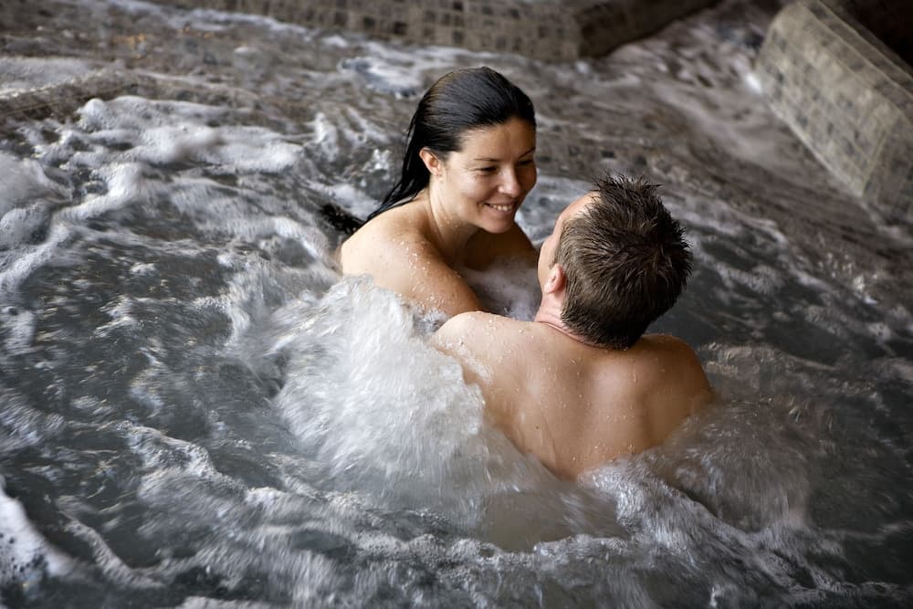 Indoor spa tub