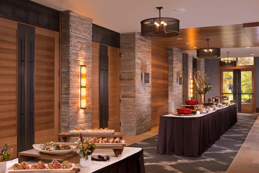 Banquet hall